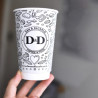 Individuell bedruckter doppelwandiger 450 ml Pappbecher mit 'Dan & Decarlo' Logo