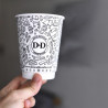 Individuell bedruckter doppelwandiger 350 ml Pappbecher mit 'Dan & Decarlo' Logo